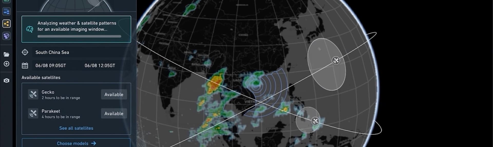 Palantir Gotham im Einsatz: Satelliten, Wetterdaten und Aufklärungsquellen laufen in einem operativen Lagebild zusammen. Diese Software existiert genau einmal — und wird von den USA und allen Verbündeten gekauft.