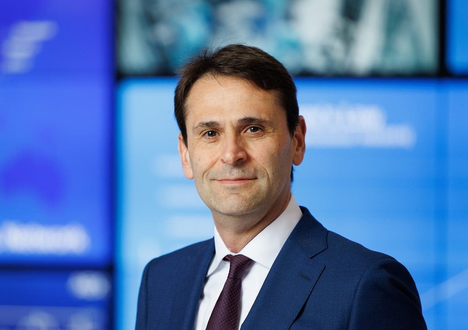 Christophe Fouquet trat am erst 25. April 2024 seiner neue Funktion als Präsident und Chief Executive Officer (CEO) von ASML an und folgte damit Peter Wennink, der davor seit über 20 Jahren bei ASML tätig war.