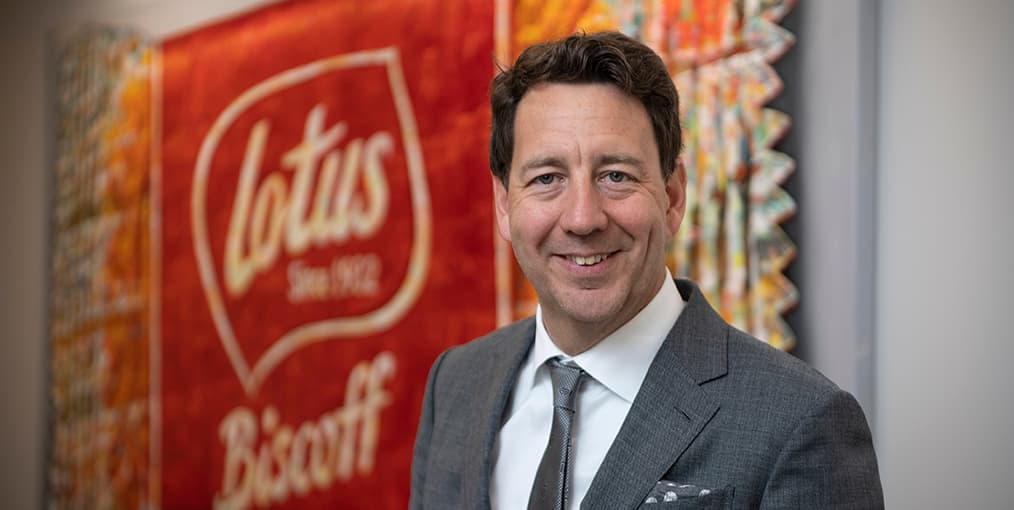 Jan Boone ist Enkel des Gründers in dritter Generation und seit 2011 CEO der Lotus Bakeries Group. Er begann seine Karriere in der Audit-Abteilung von PwC und kam nach weiterer Berufserfahrung im Mai 2005 als General Manager und Direktor zu Lotus Bakeries. Jan Boone ist Mitglied des Verwaltungsrats des FC Brügge und war zudem Vorsitzender des Verwaltungsrats der Animal Care Group (2017 - 2024).